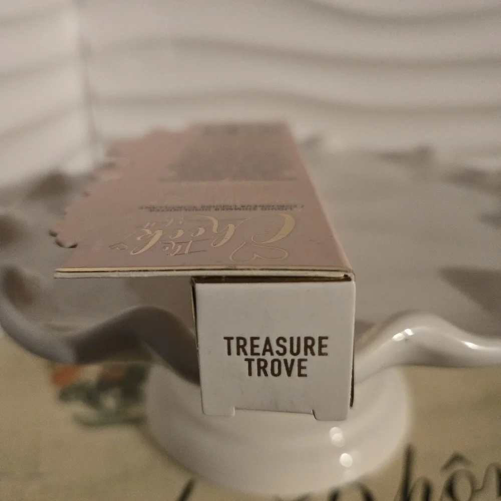 P.Louise The Cheek Of It Liquid Highlighter In Treasure Trove